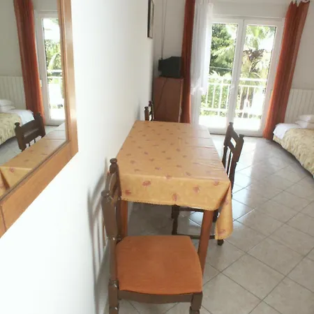 Guest house And With Parking Space Lovran, Opatija - 2321 Lovran