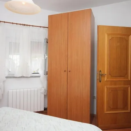 Guest house And With Parking Space Lovran, Opatija - 2321 Lovran